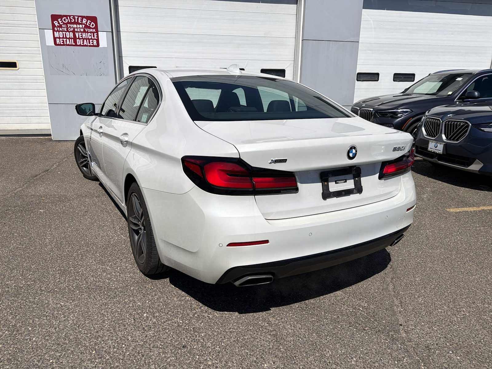Certified 2023 BMW 530i xDrive w/ Convenience Package image 5