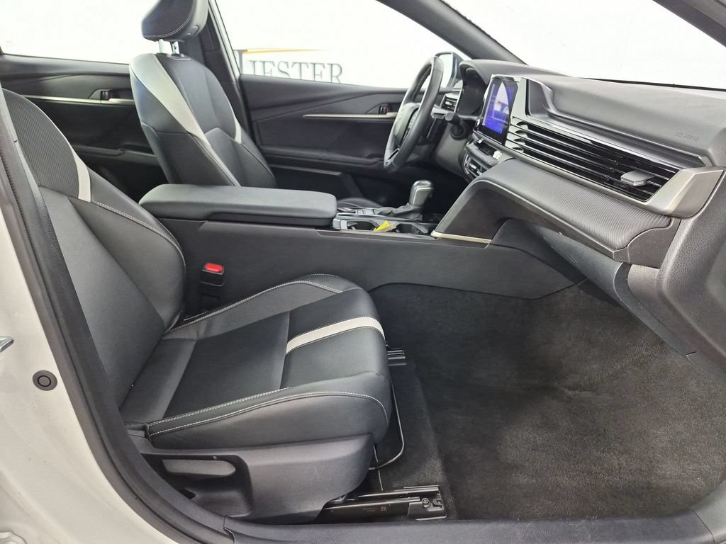 Used 2025 Toyota Camry SE FWD image 36