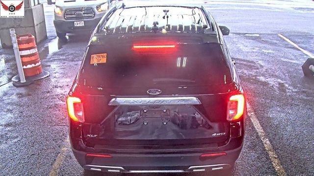 Used 2022 Ford Explorer XLT w/ Equipment Group 202A image 14