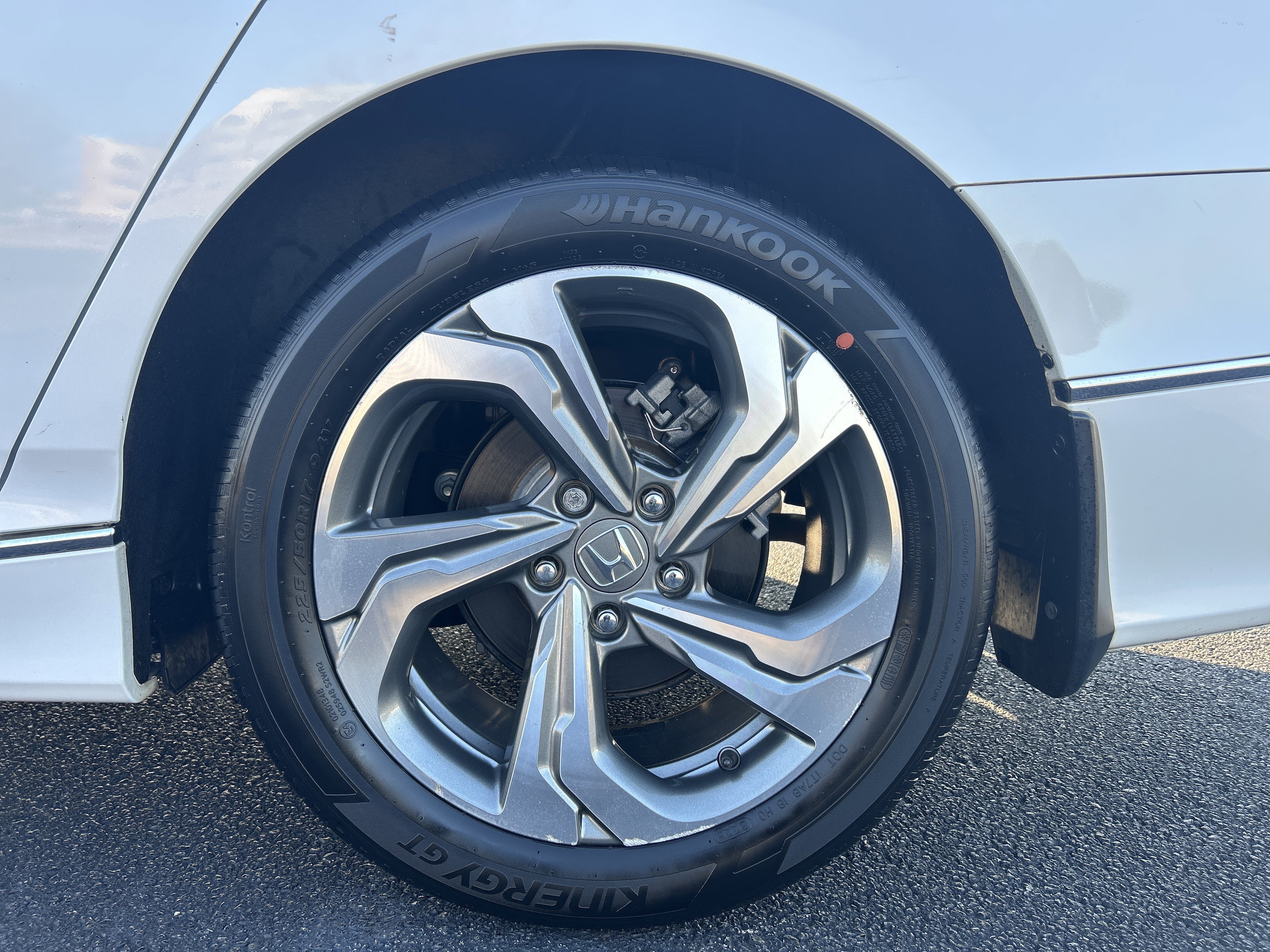 Certified 2018 Honda Accord EX image 35