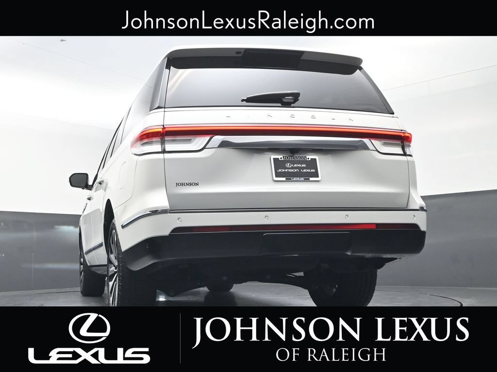 Used 2023 Lincoln Navigator L Reserve AWD/4WD image 21