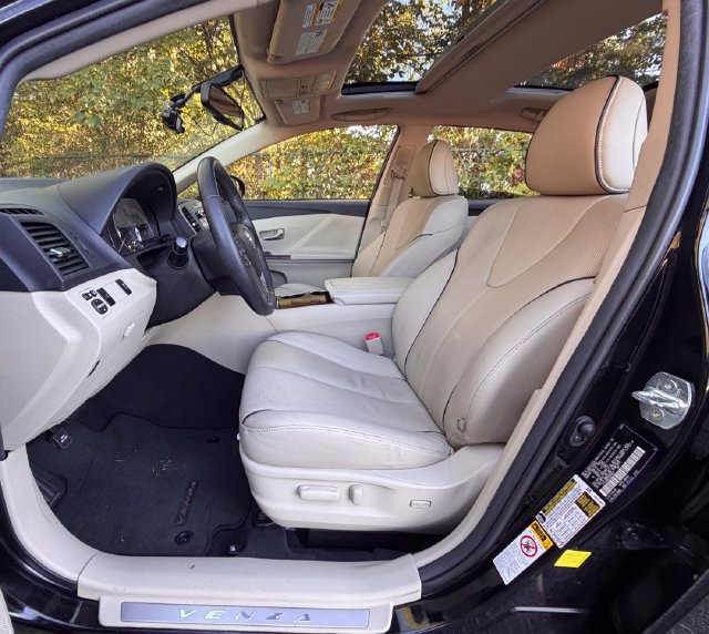 Used 2015 Toyota Venza XLE w/ XLE Premium Package FWD image 16