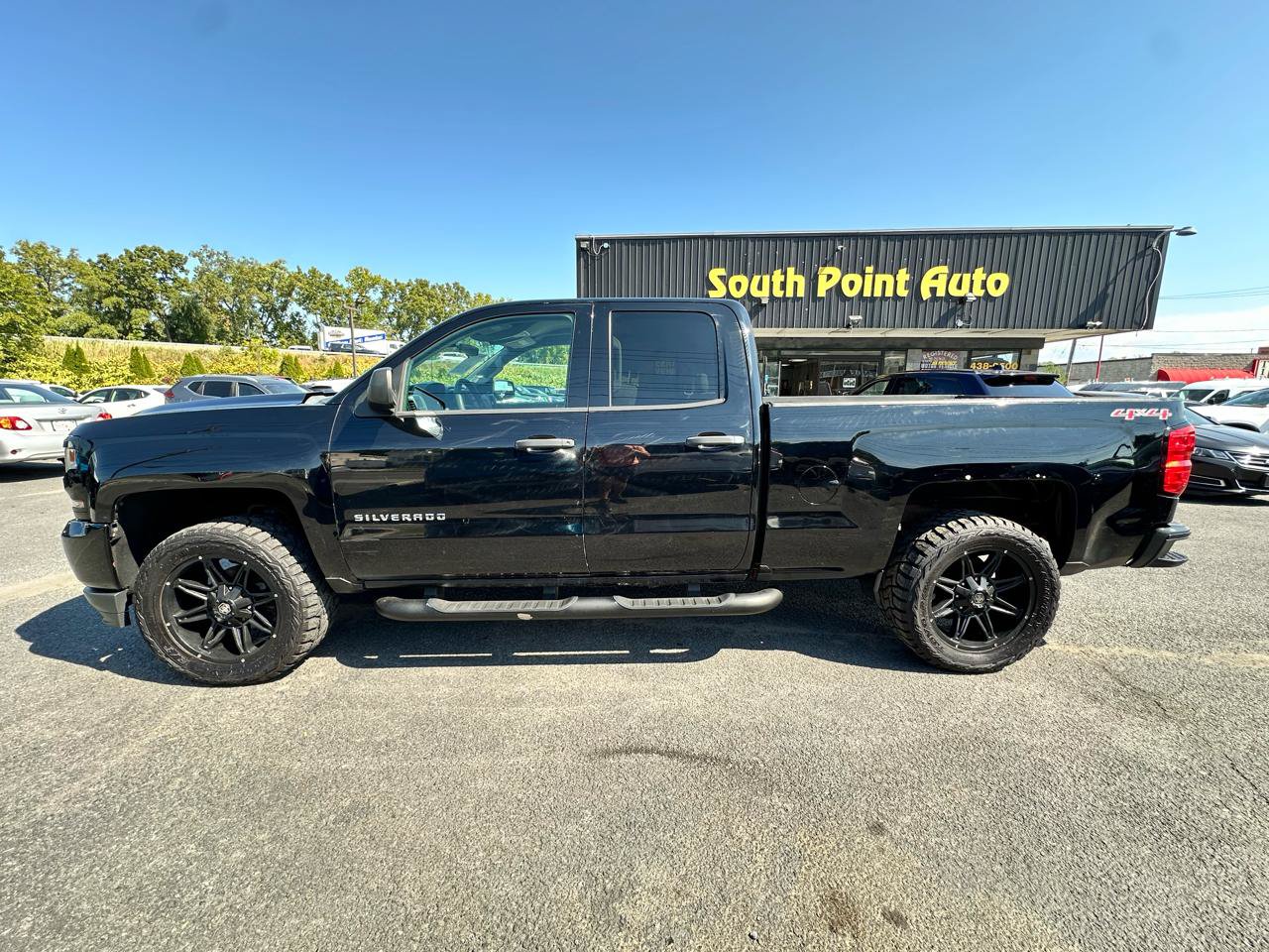 Used 2017 Chevrolet Silverado 1500 Custom w/ LPO, Black Pack AWD/4WD image 4