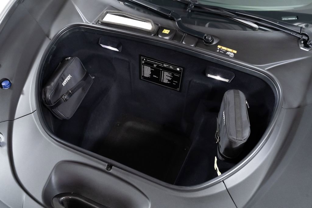 Used 2021 Ferrari F8 Tributo image 9