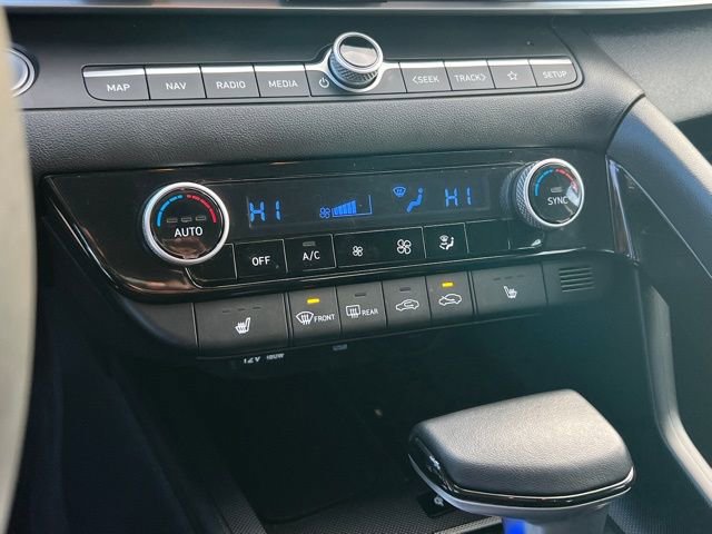 Certified 2025 Hyundai Elantra SEL image 23