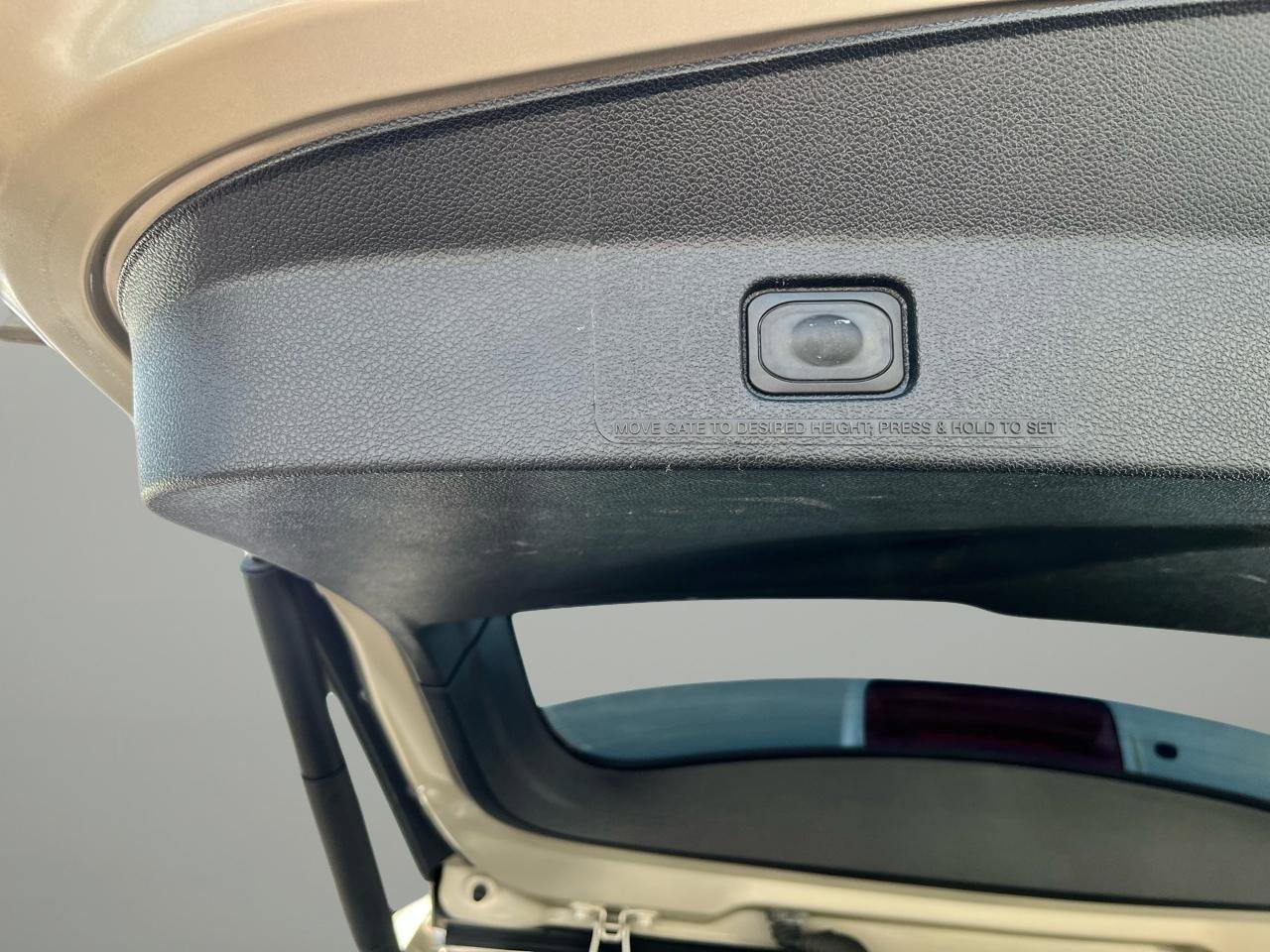 Used 2017 Ford Explorer Limited image 36