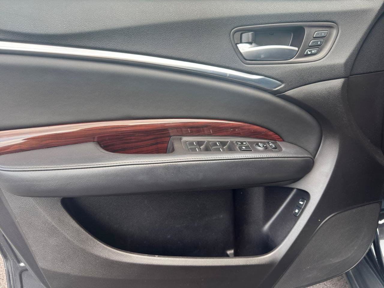 Used 2016 Acura MDX SH-AWD image 25