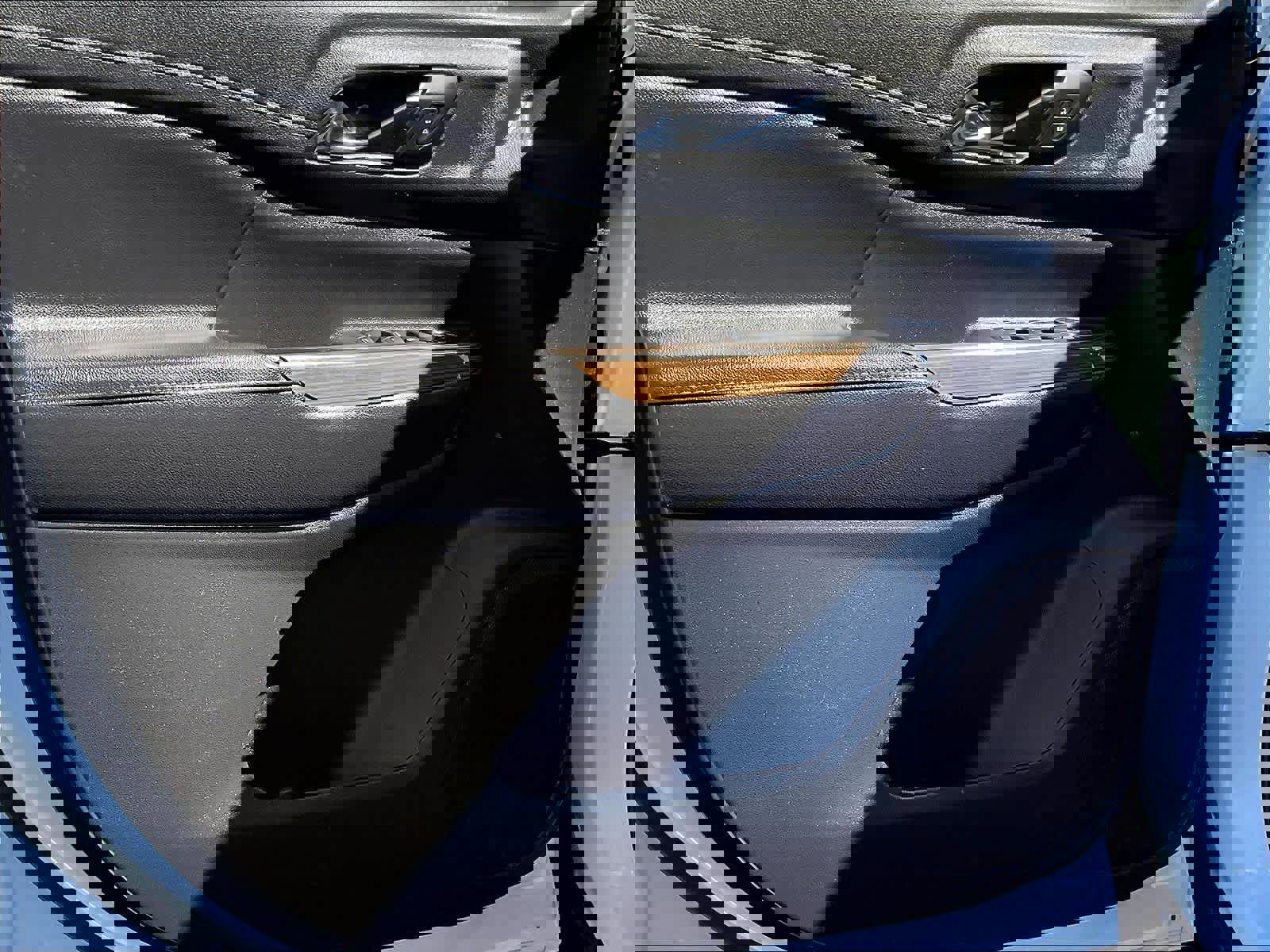 Used 2019 GMC Acadia SLE image 23