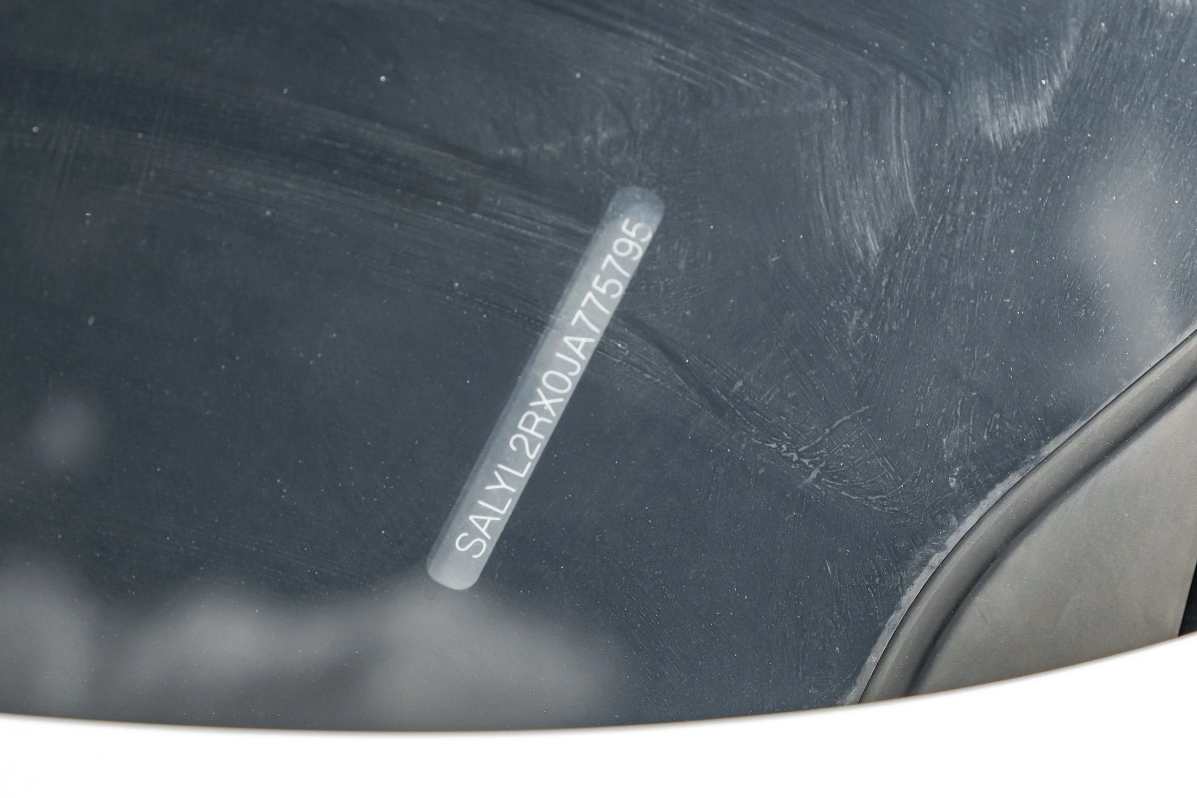 Used 2018 Land Rover Range Rover Velar R-Dynamic SE image 54