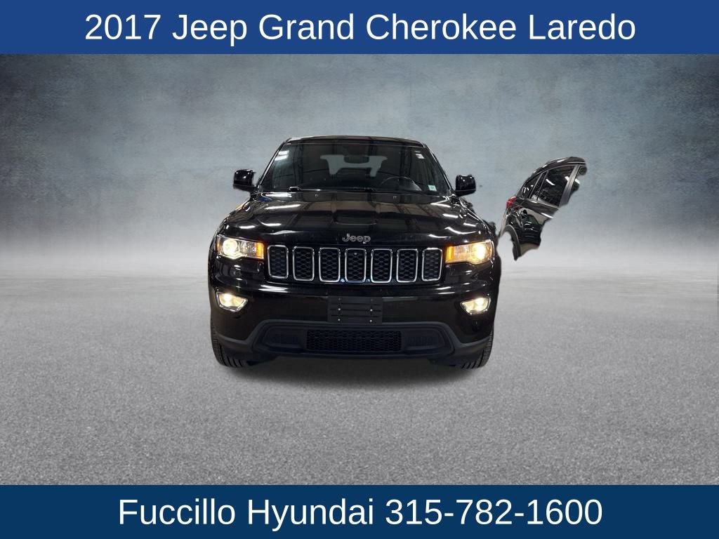 Used 2017 Jeep Grand Cherokee Laredo image 2