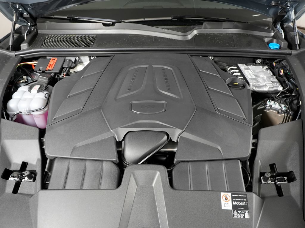 Certified 2026 Porsche Cayenne Coupe AWD/4WD image 42