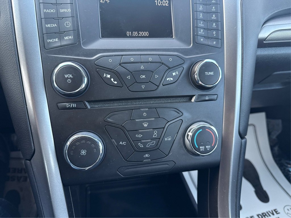 Used 2017 Ford Fusion SE image 32