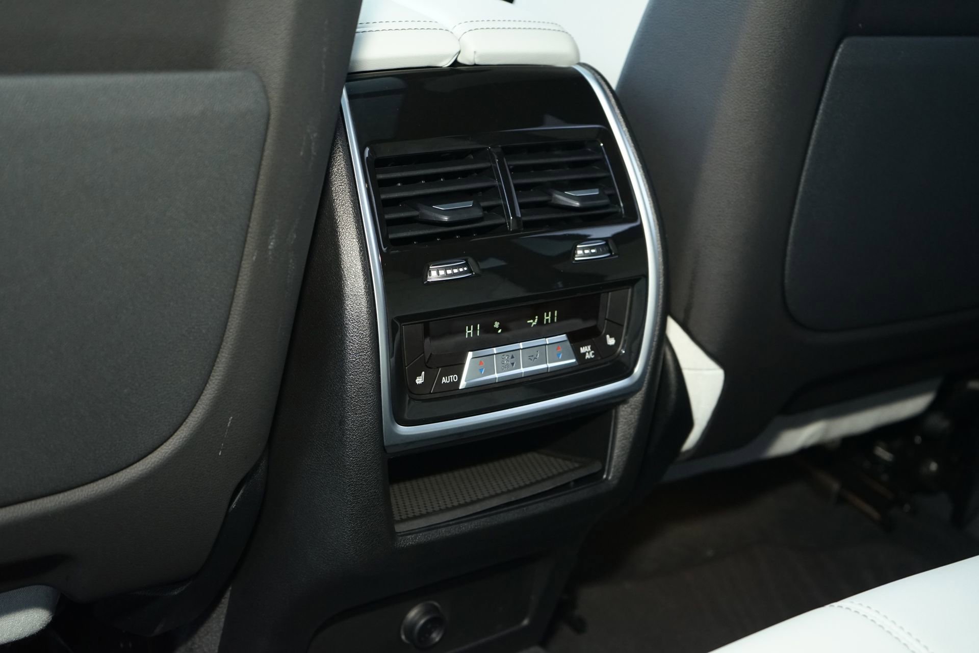 Used 2026 BMW X6 xDrive40i image 19