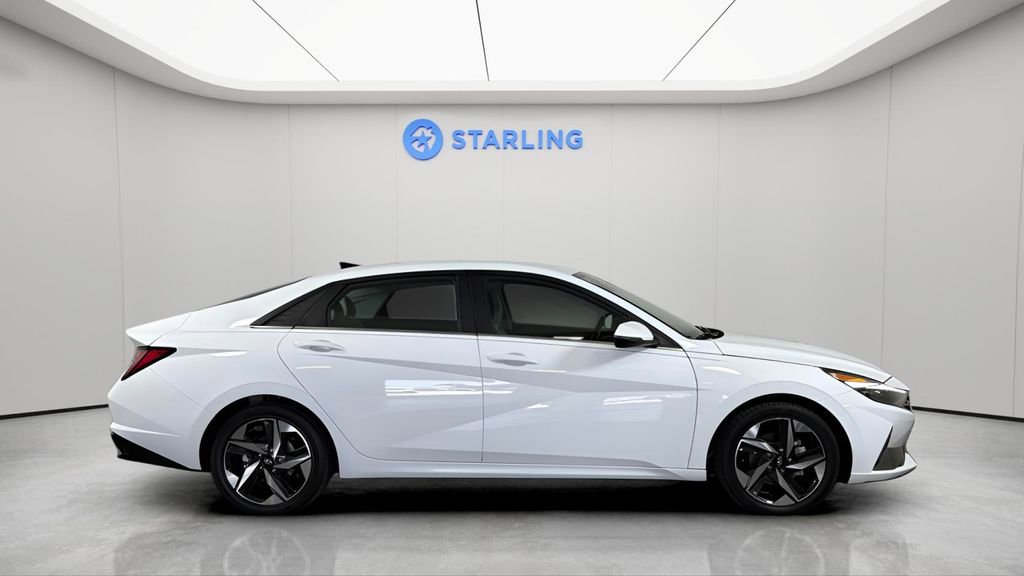 Used 2022 Hyundai Elantra Limited w/ Cargo Package FWD image 12