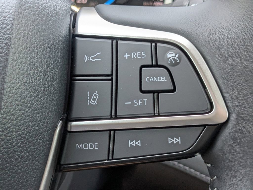 New 2026 Toyota Highlander XLE image 25