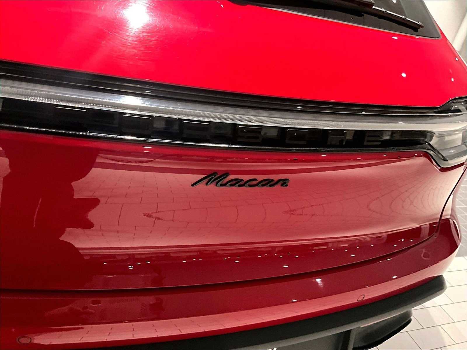 Used 2024 Porsche Macan image 37