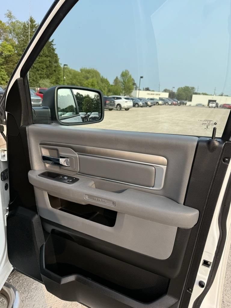 Used 2019 RAM 1500 Classic SLT AWD/4WD image 27