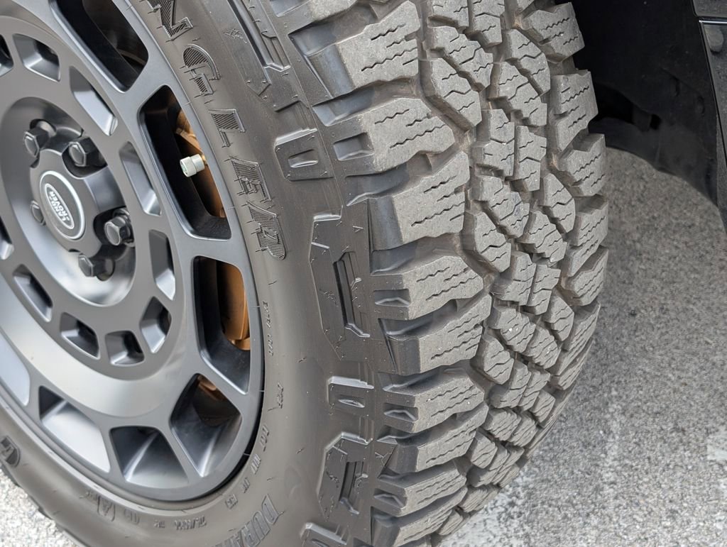 Certified 2025 Land Rover Defender 110 image 35