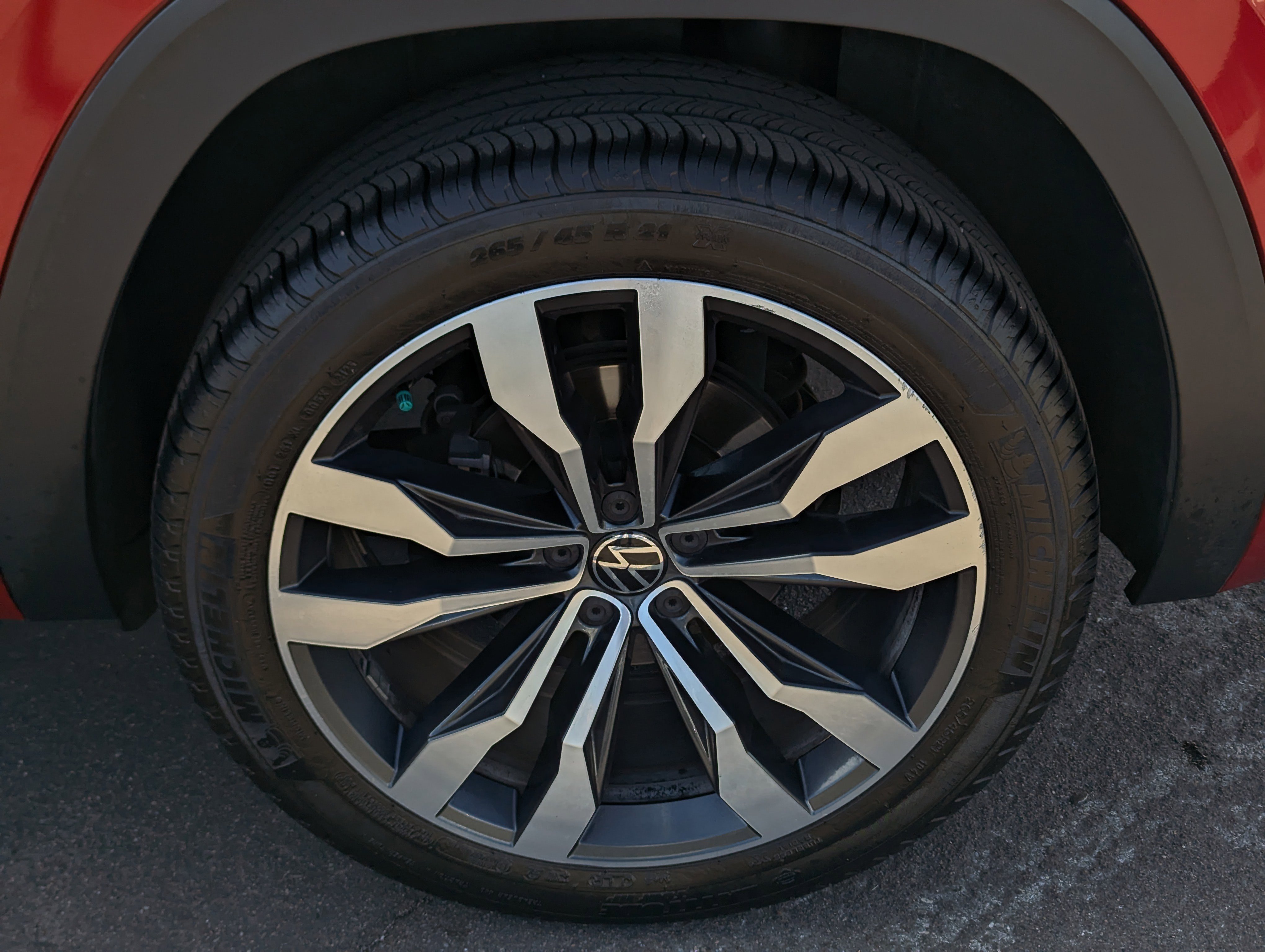 Used 2021 Volkswagen Atlas Cross Sport SEL Premium R-Line image 5