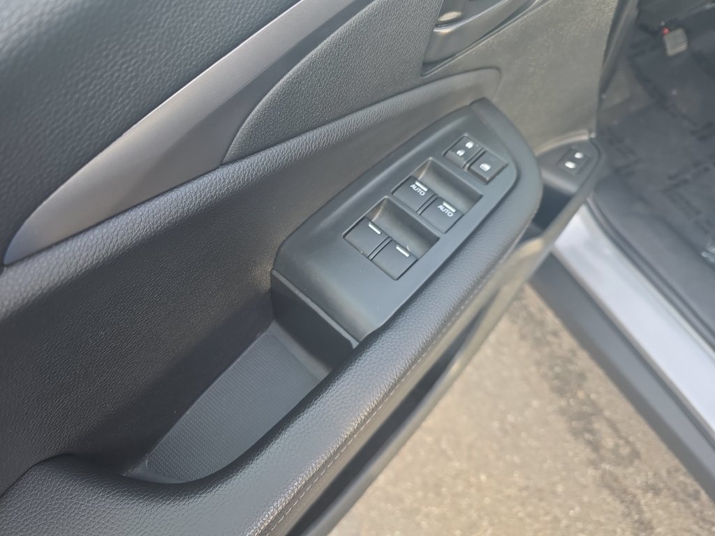 Used 2023 Honda Passport EX-L image 11