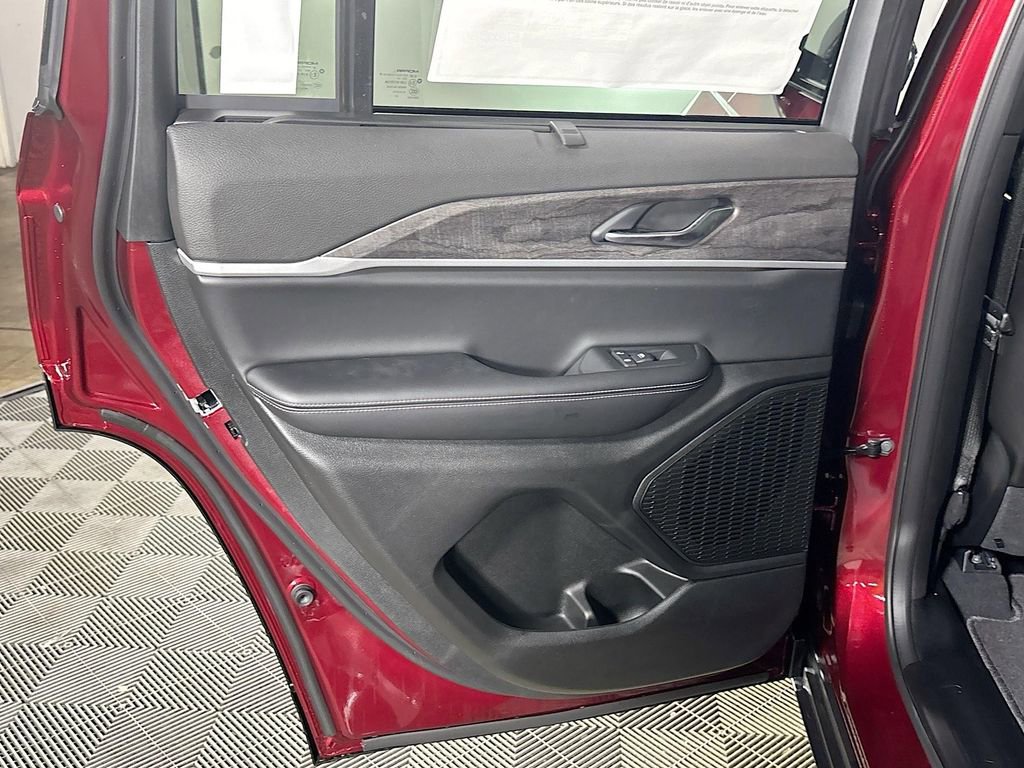 New 2025 Jeep Grand Cherokee Limited image 21