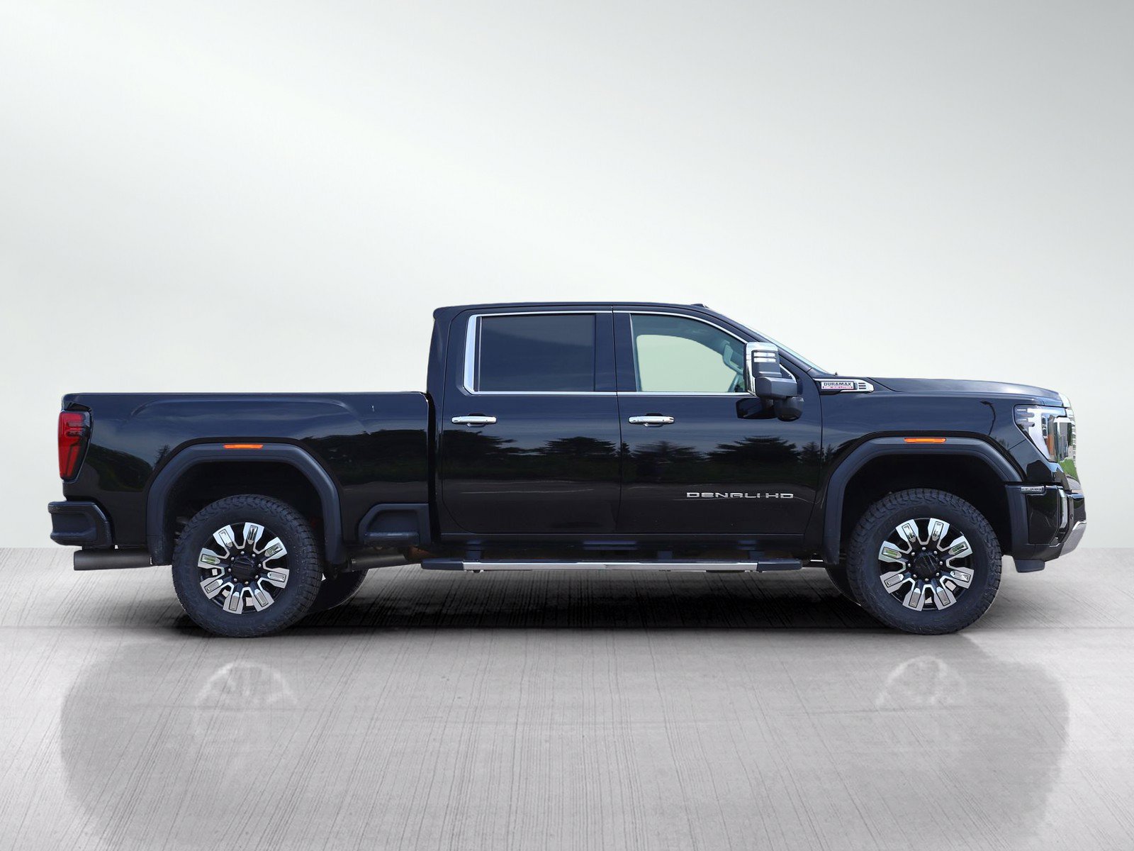 Used 2025 GMC Sierra 2500 Denali AWD/4WD image 6