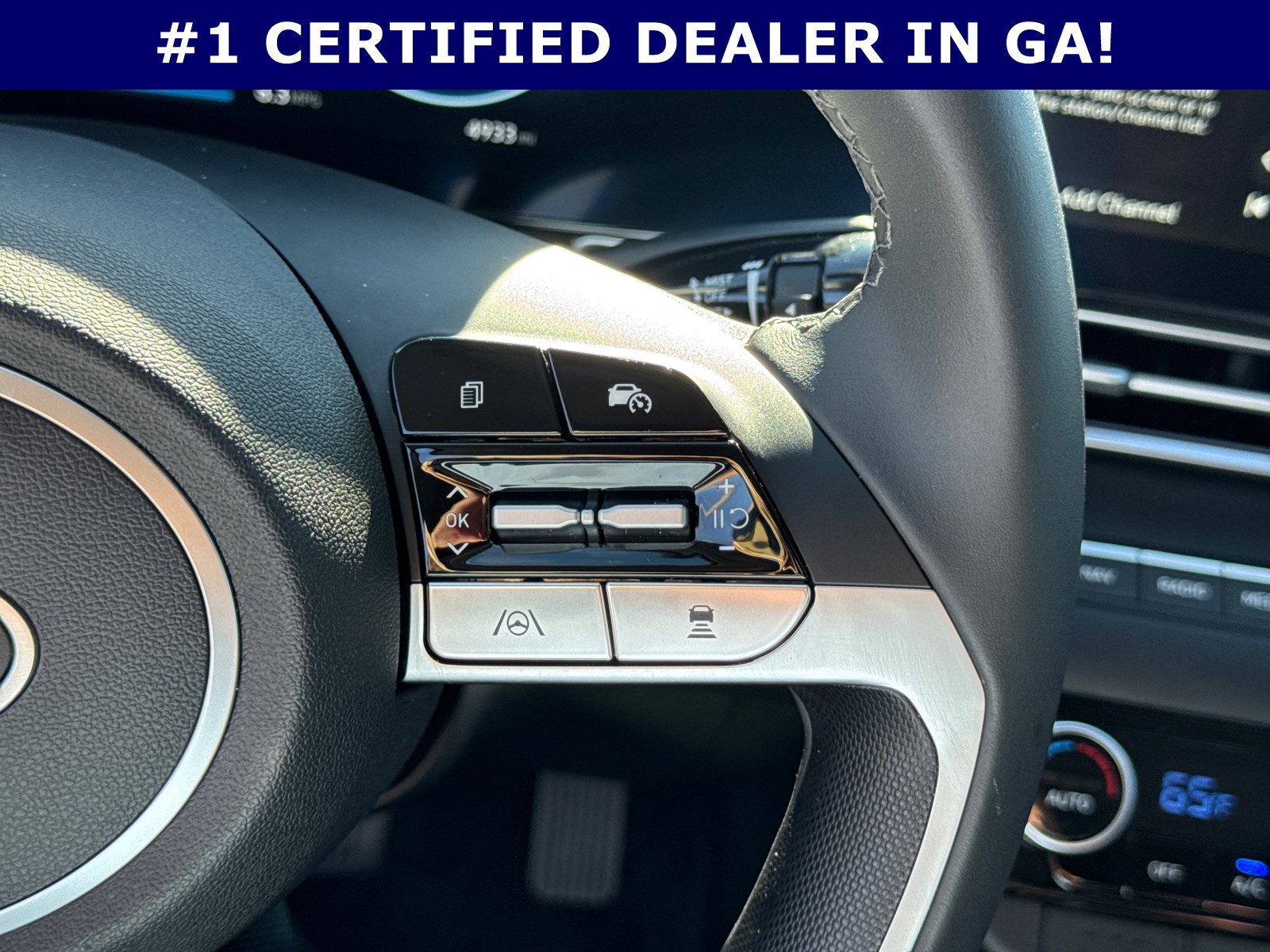 Certified 2025 Hyundai Elantra SEL image 26