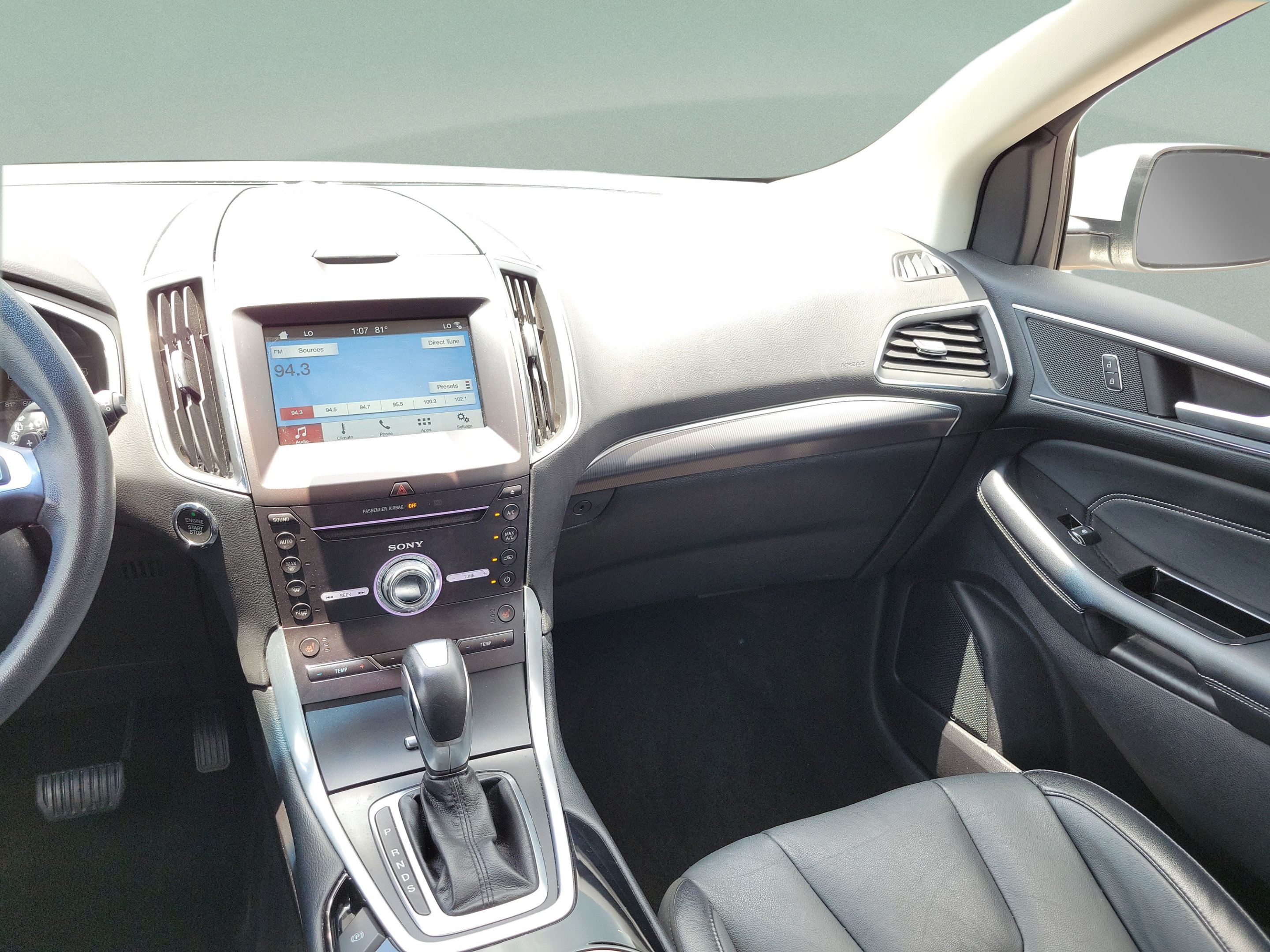 Used 2018 Ford Edge Titanium FWD image 17