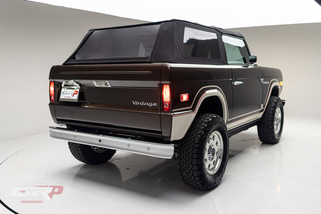 Used 2025 Ford Bronco Badlands image 3