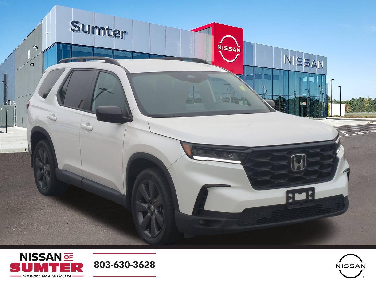Used 2025 Honda Pilot Sport image 1