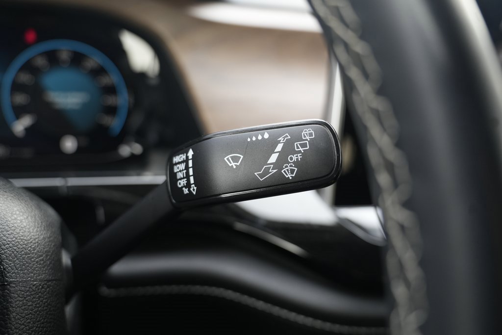 Used 2024 Volkswagen Atlas SE image 48