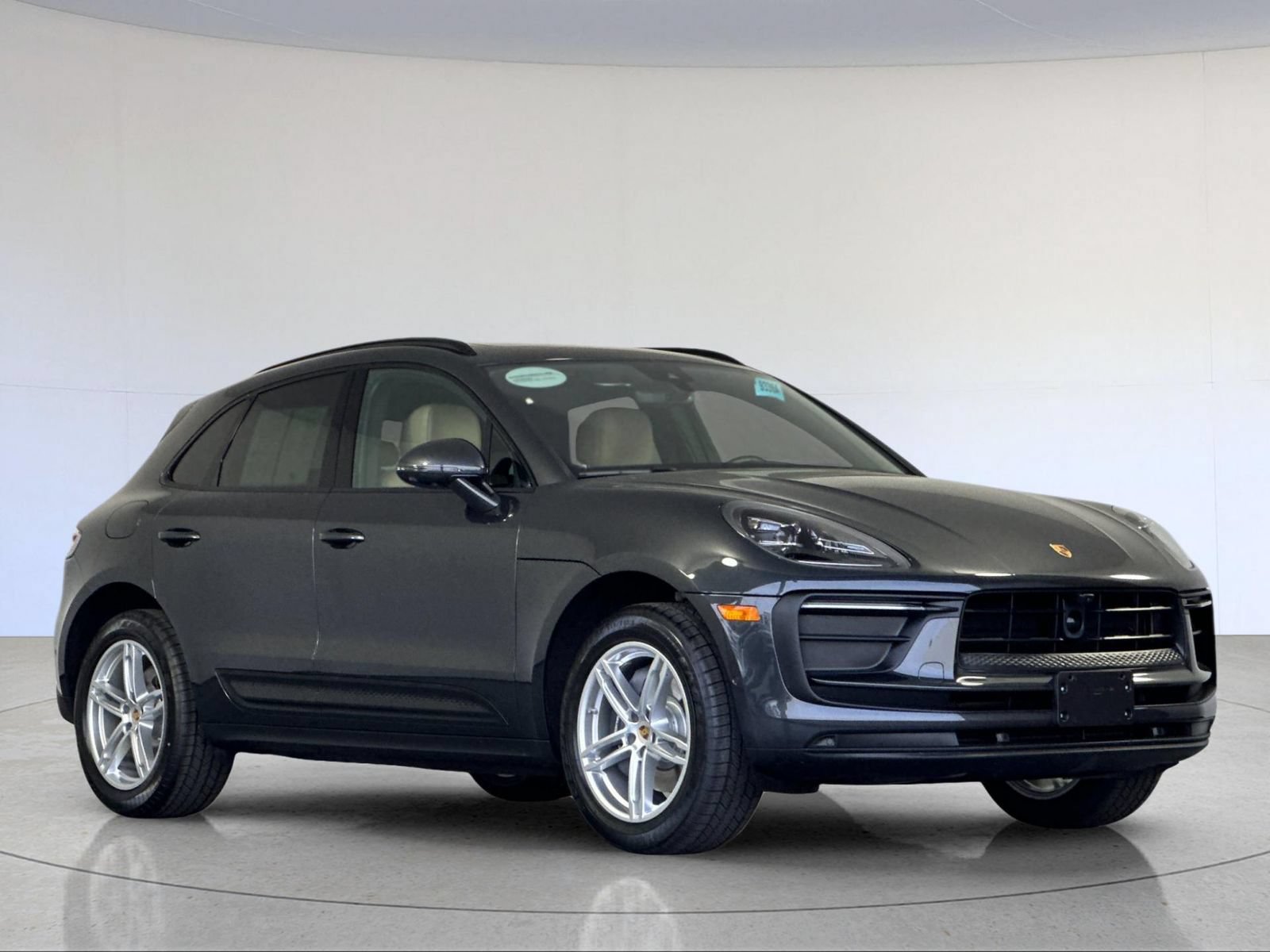 Certified 2023 Porsche Macan AWD/4WD image 10