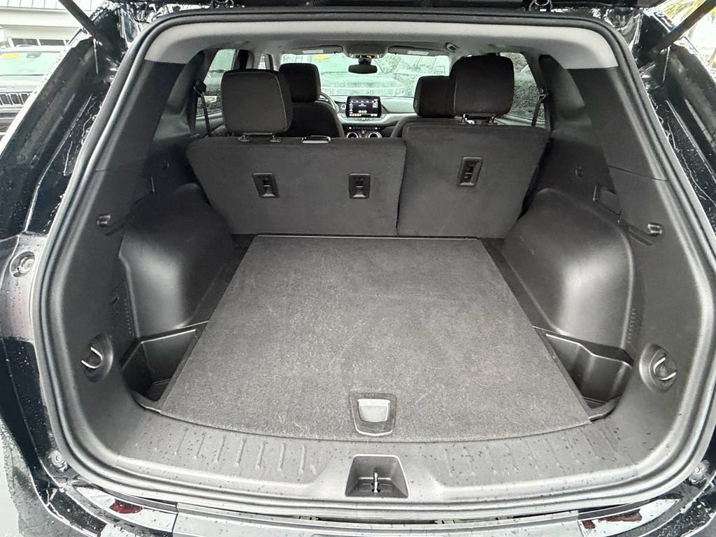 Certified 2025 Chevrolet Blazer LT FWD image 15