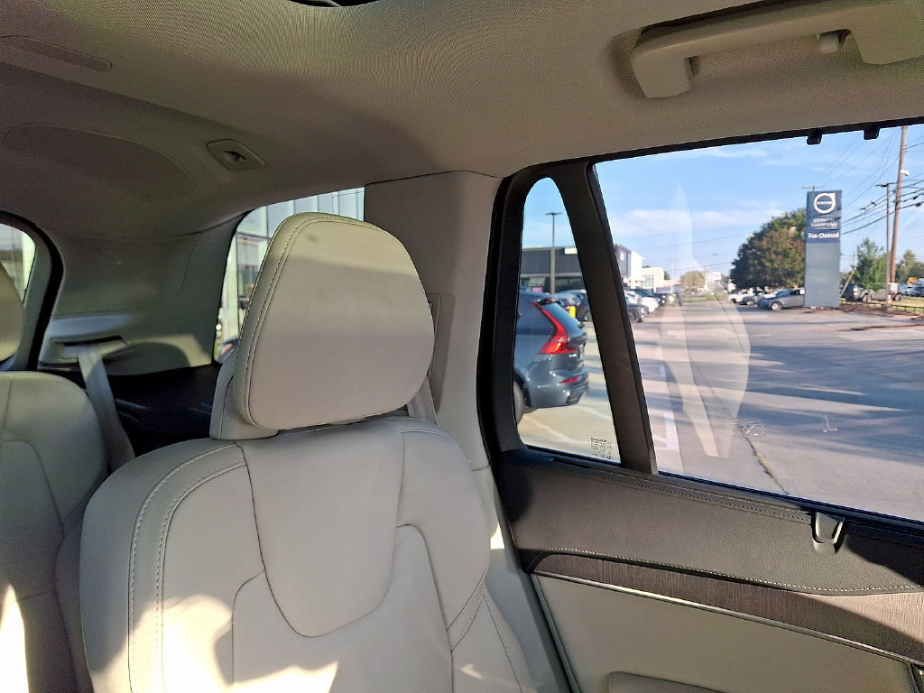 Used 2024 Volvo XC90 T8 Ultimate w/ Protection Package Premier AWD/4WD image 14