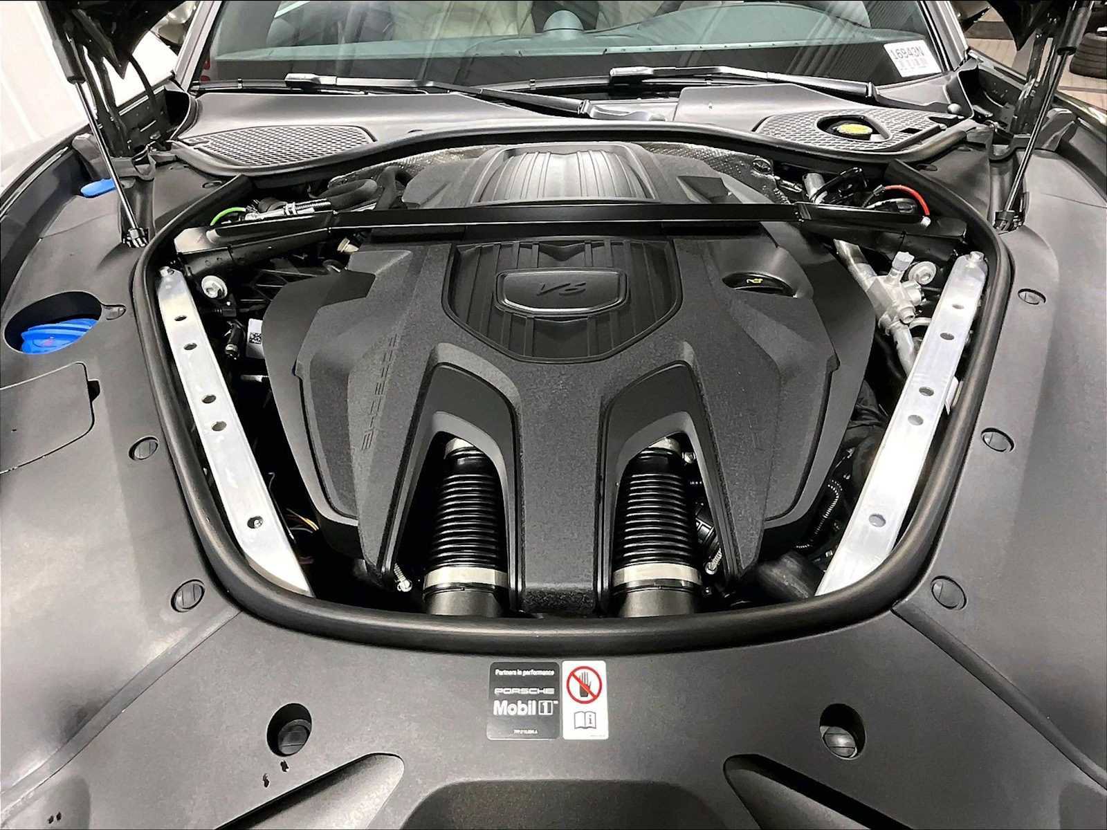 Used 2026 Porsche Panamera 4 image 37