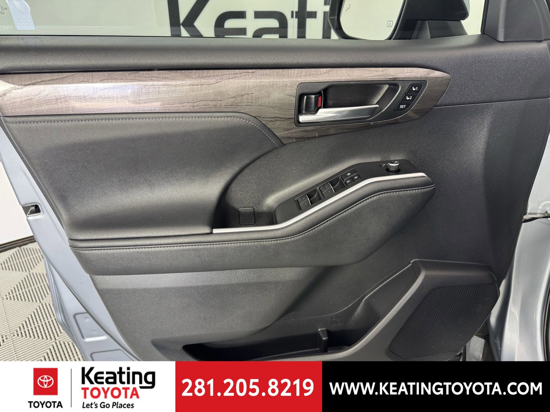 Used 2024 Toyota Highlander Limited image 11