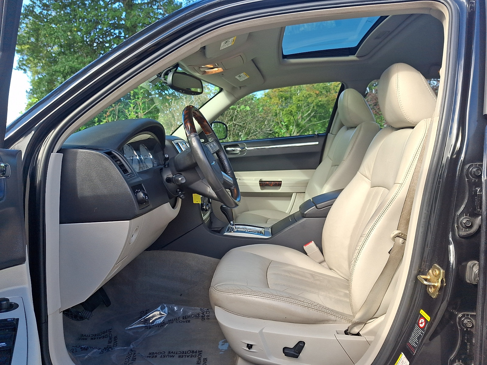 Used 2006 Chrysler 300 C w/ Protection Group II RWD image 14