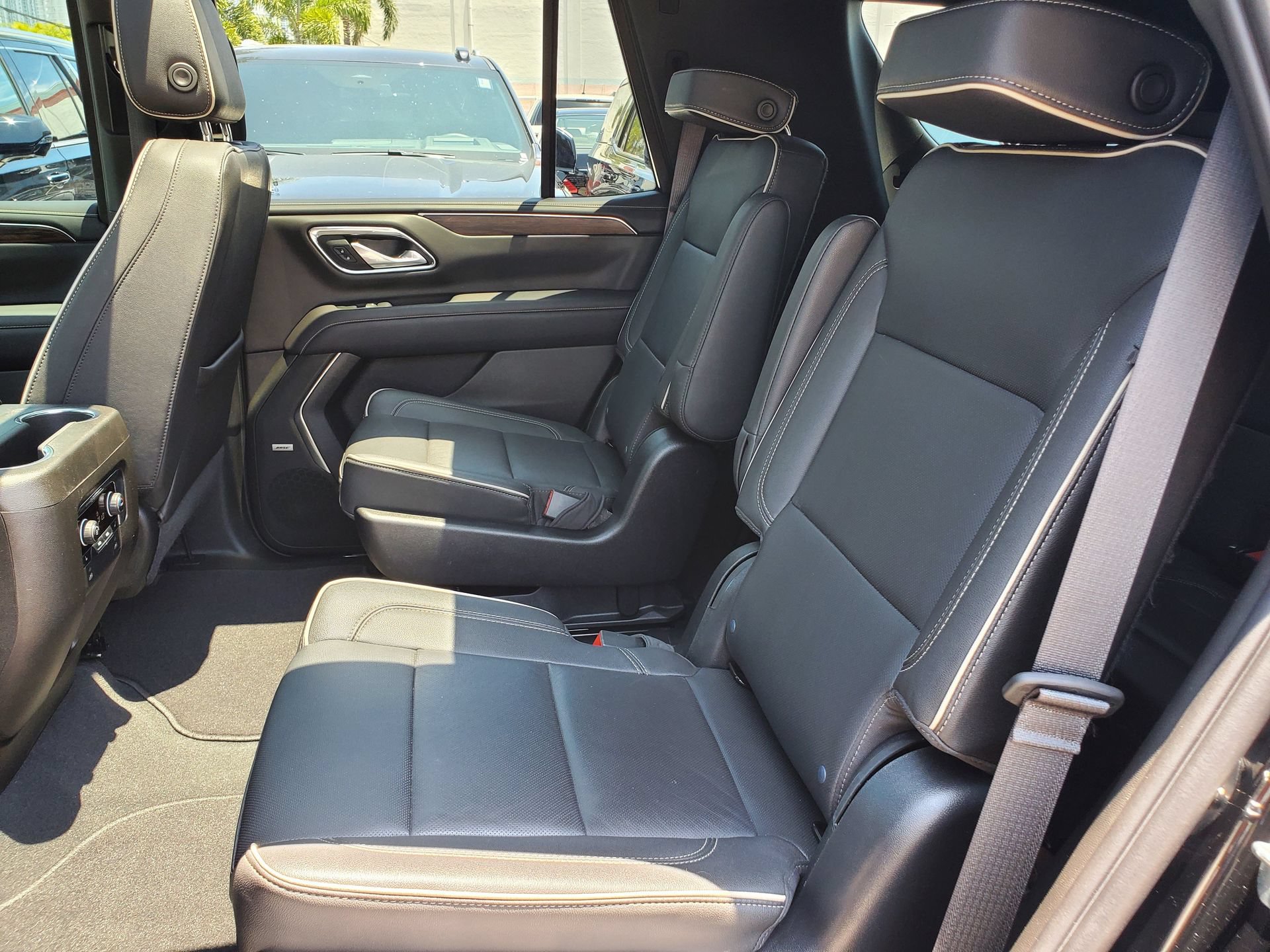 Used 2023 Chevrolet Tahoe Premier AWD/4WD image 12