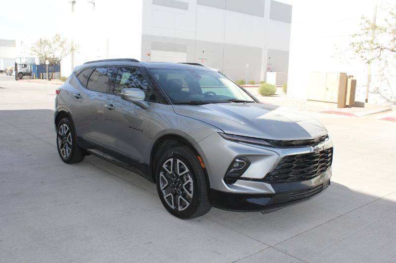 Used 2023 Chevrolet Blazer RS w/ Driver Confidence II Package FWD image 4