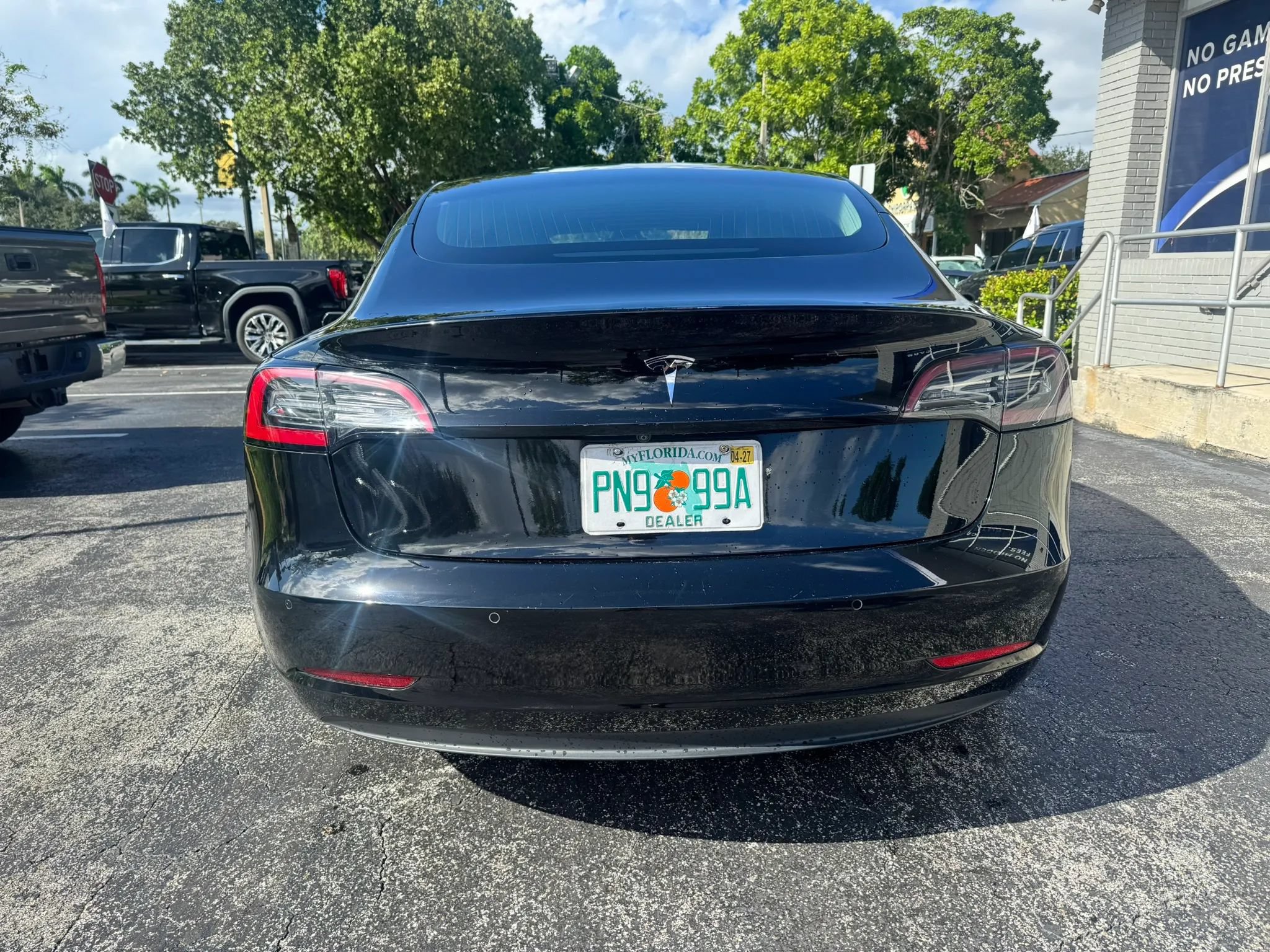 Used 2020 Tesla Model 3 Standard Range RWD image 7