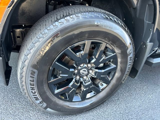 Used 2023 Nissan Frontier SV w/ Midnight Edition Package AWD/4WD image 12