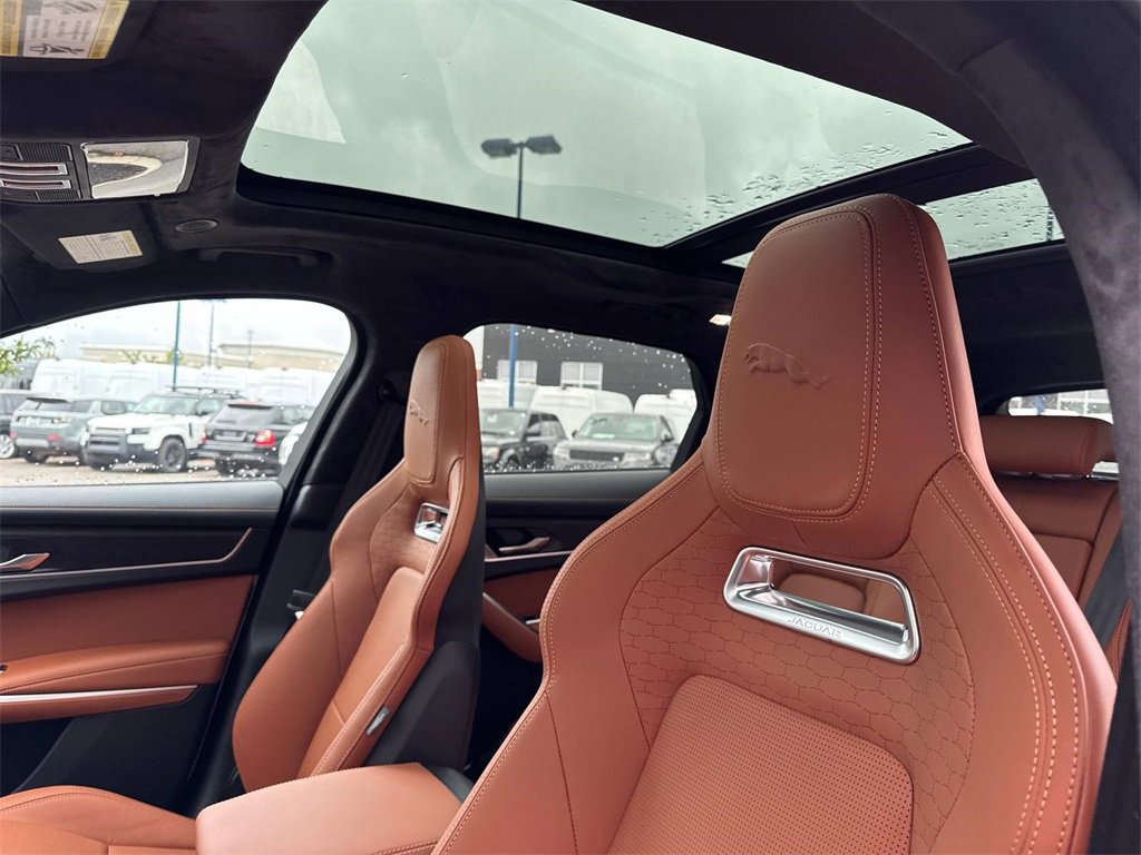 New 2026 Jaguar F-PACE R-Dynamic S image 18
