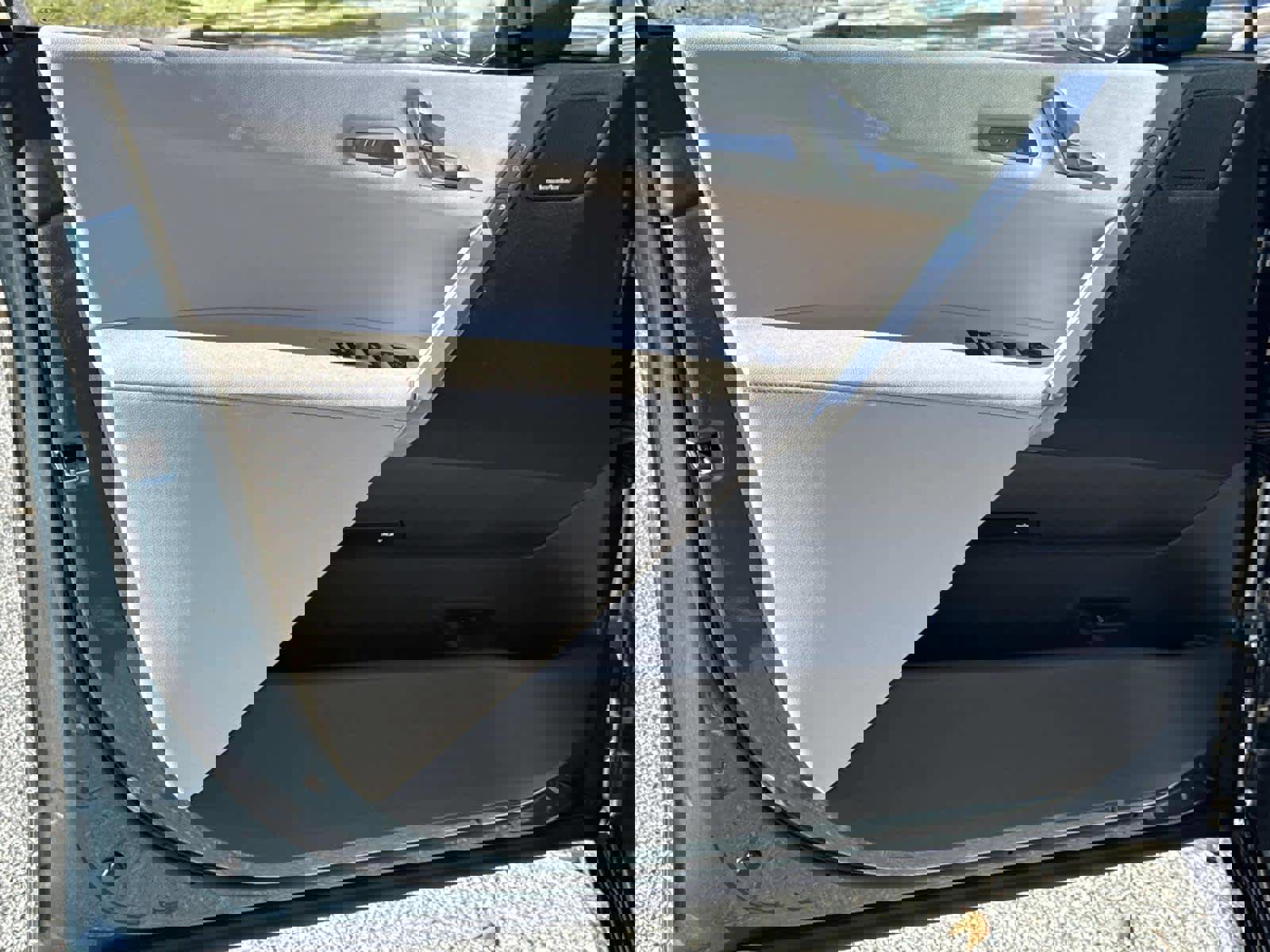 Used 2025 BMW iX xDrive50 w/ Premium Package image 26