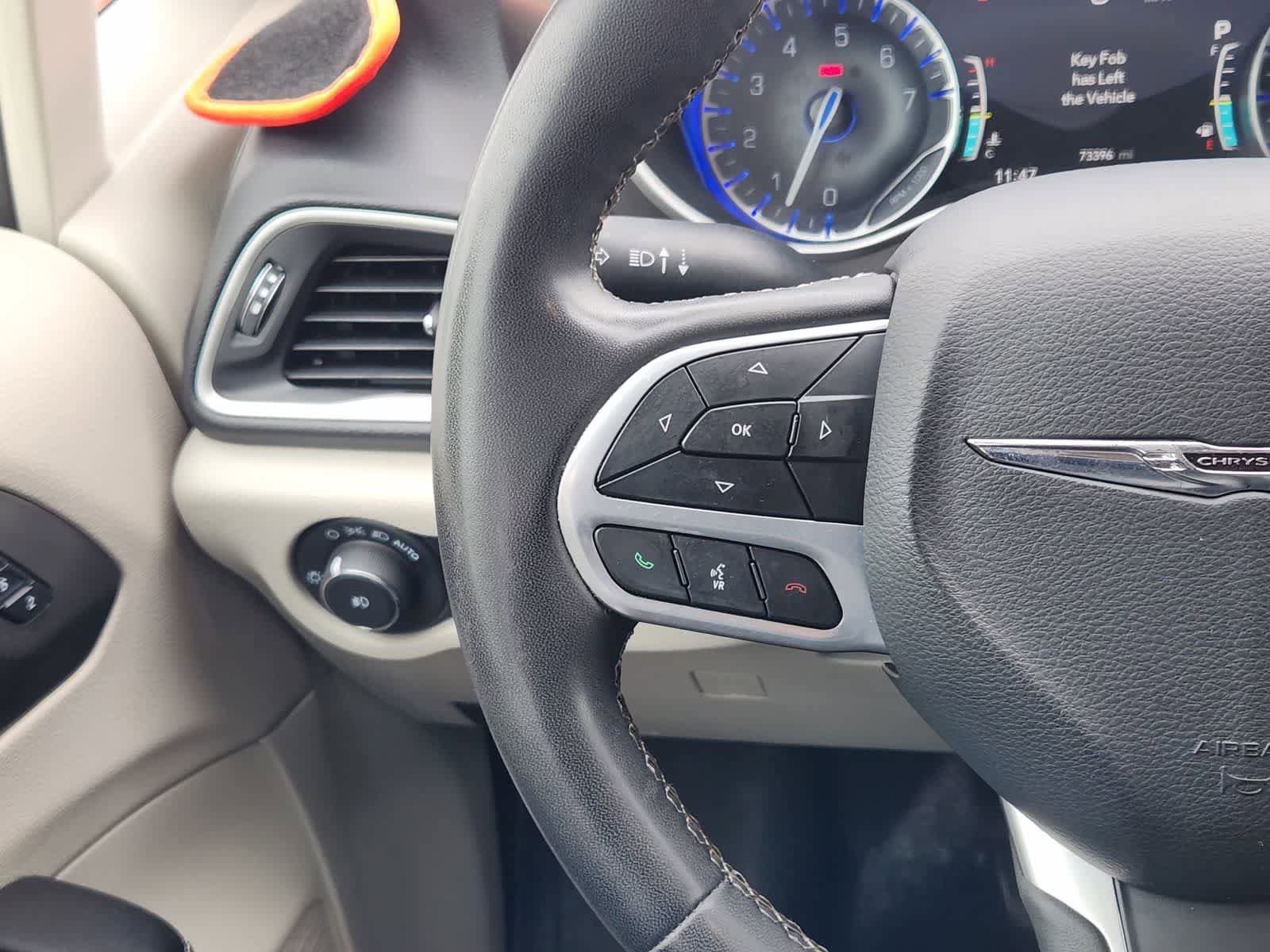 Used 2022 Chrysler Pacifica Touring-L FWD image 26