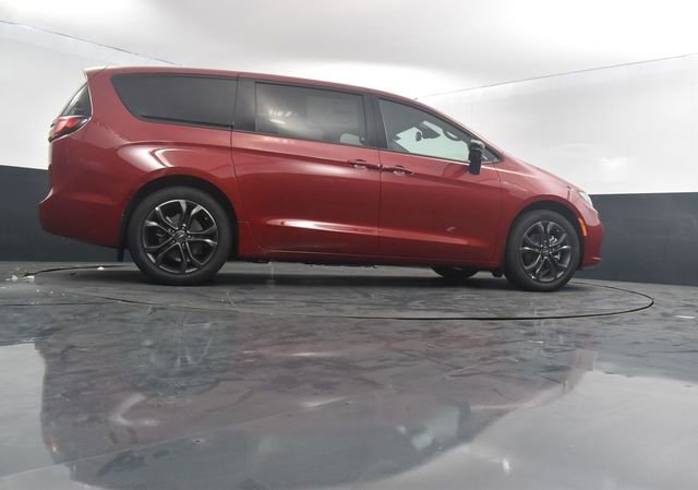 New 2026 Chrysler Pacifica Select FWD image 47