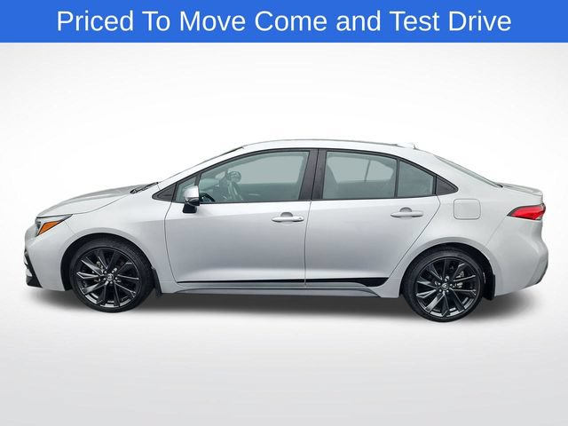 Used 2024 Toyota Corolla SE FWD image 2