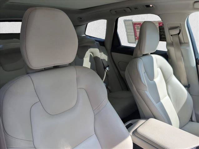 Used 2019 Volvo XC60 T5 Momentum w/ Premium Package AWD/4WD image 23