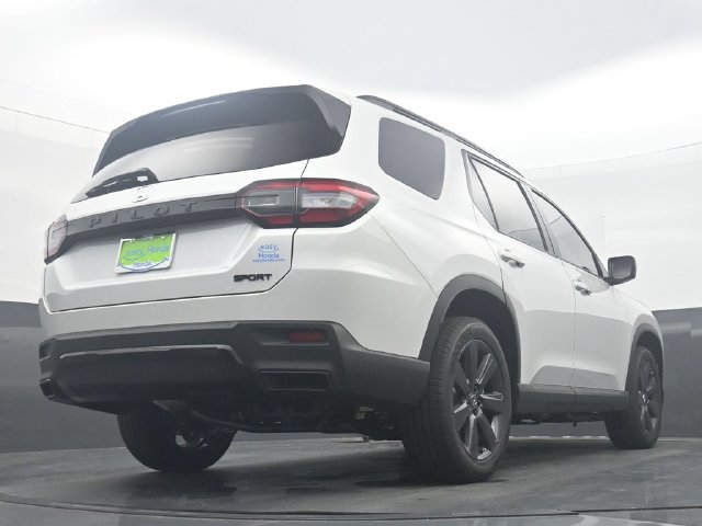 New 2026 Honda Pilot Sport image 32