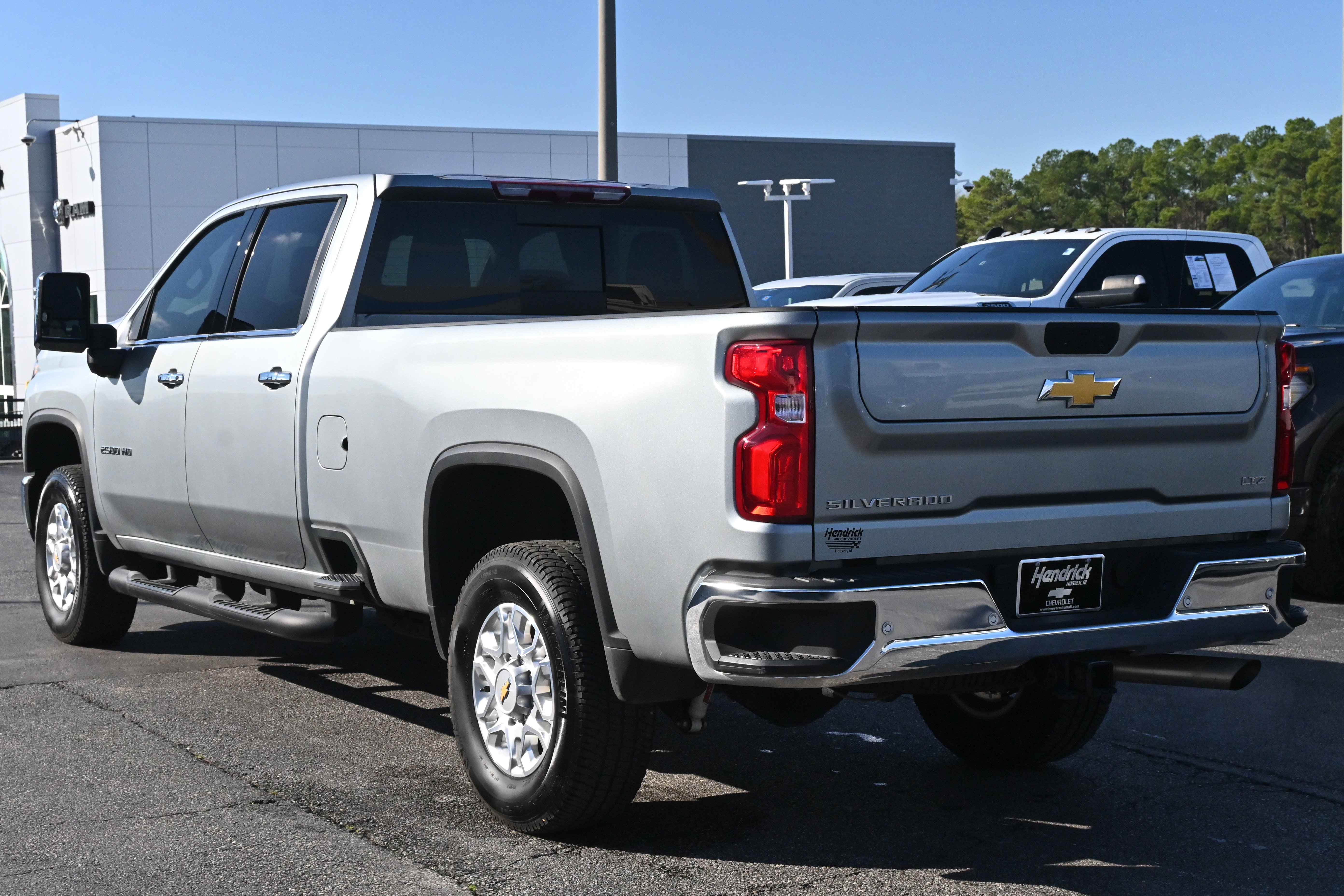 Used 2024 Chevrolet Silverado 2500 LTZ w/ LTZ Convenience Package image 11