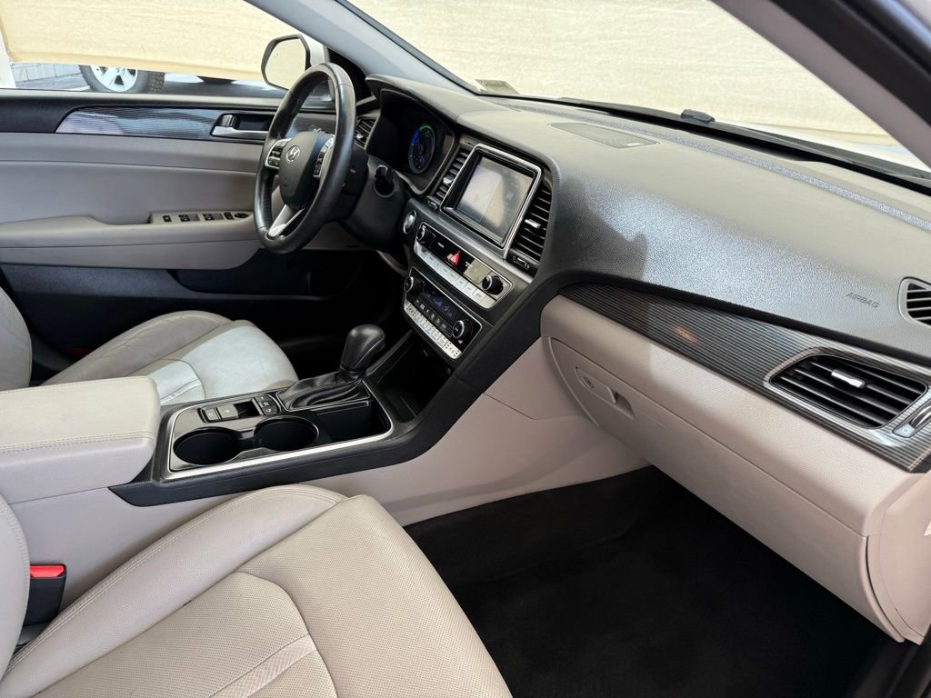 Used 2019 Hyundai Sonata Limited image 12
